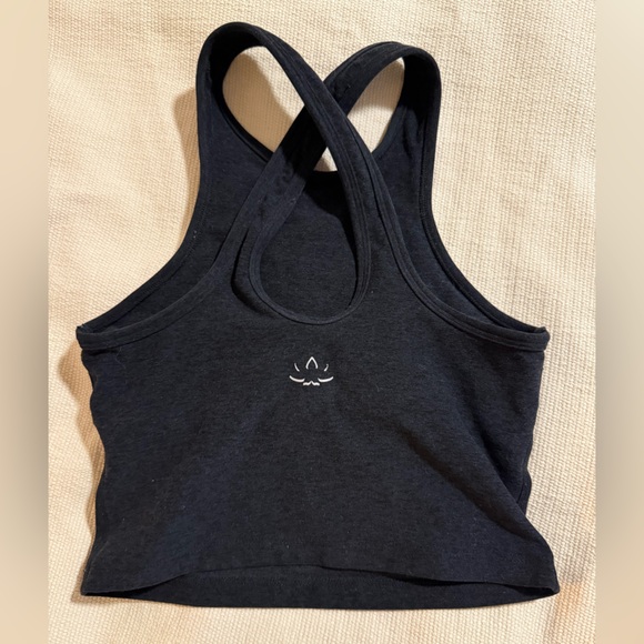 Beyond Yoga Black Spacedye Racerback Crop Tank XS - Picture 2 of 3